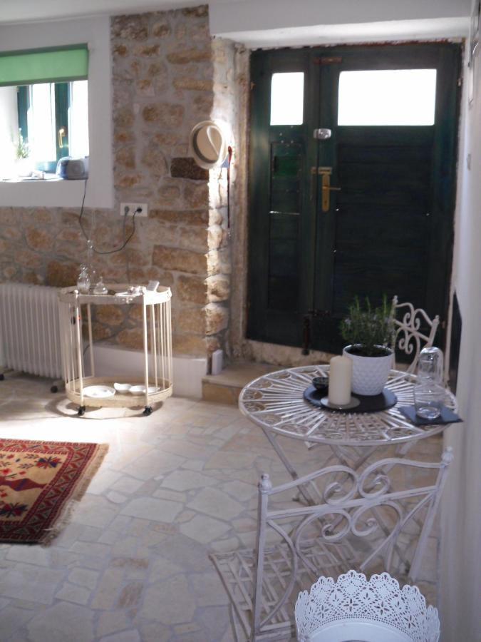 Steinhaus Mit Terrasse Apartment Rovinj Exterior foto